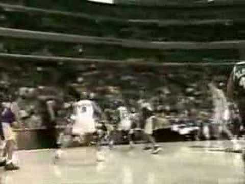 BUSSY BASKET CLUB | LA LÉGENDE DE MICHAEL JORDAN EN 23 MATCHES Sortie en 1982, c'est la 1ere chaussure de Basket ball à