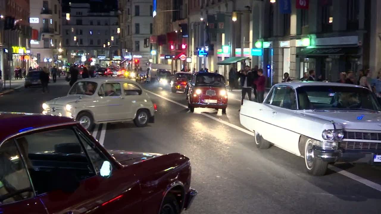 Här byter Stockholm till högertrafik - nostalgitripp för veteranbilsnördar - Nyheterna (TV4)