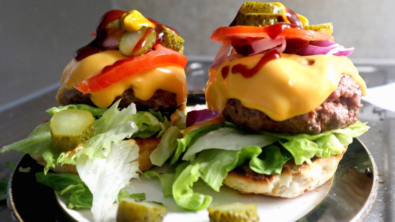 How to Make Homemade Burgers with Mince Beef Patties (Easy, Tasty