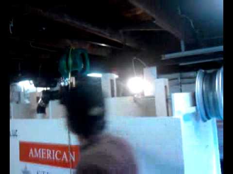 Bouancy gravity engine powered by air
