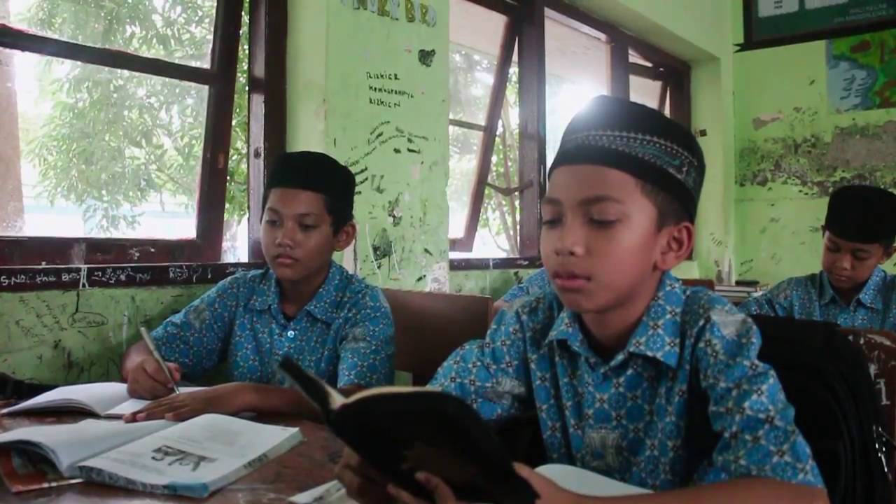 Dayah Modern Darul 'Ulum (Documentary)