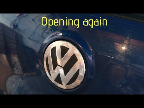 How to replace rear boot lid tailgate handle on vw golf mk5
