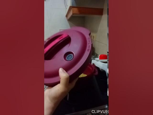 Receta de carrilleras con la olla exprés de Tupperware para el microondas.