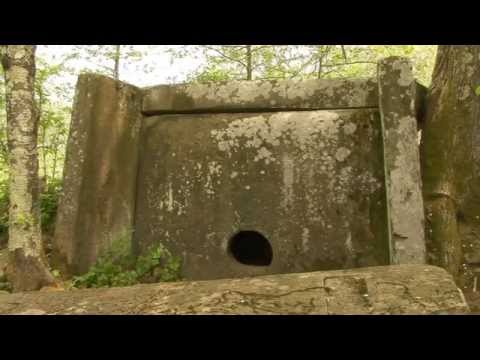 Video: Na Območju Krasnodarja So Našli Starodavni Dolmen S Kamnito Kroglico - Alternativni Pogled