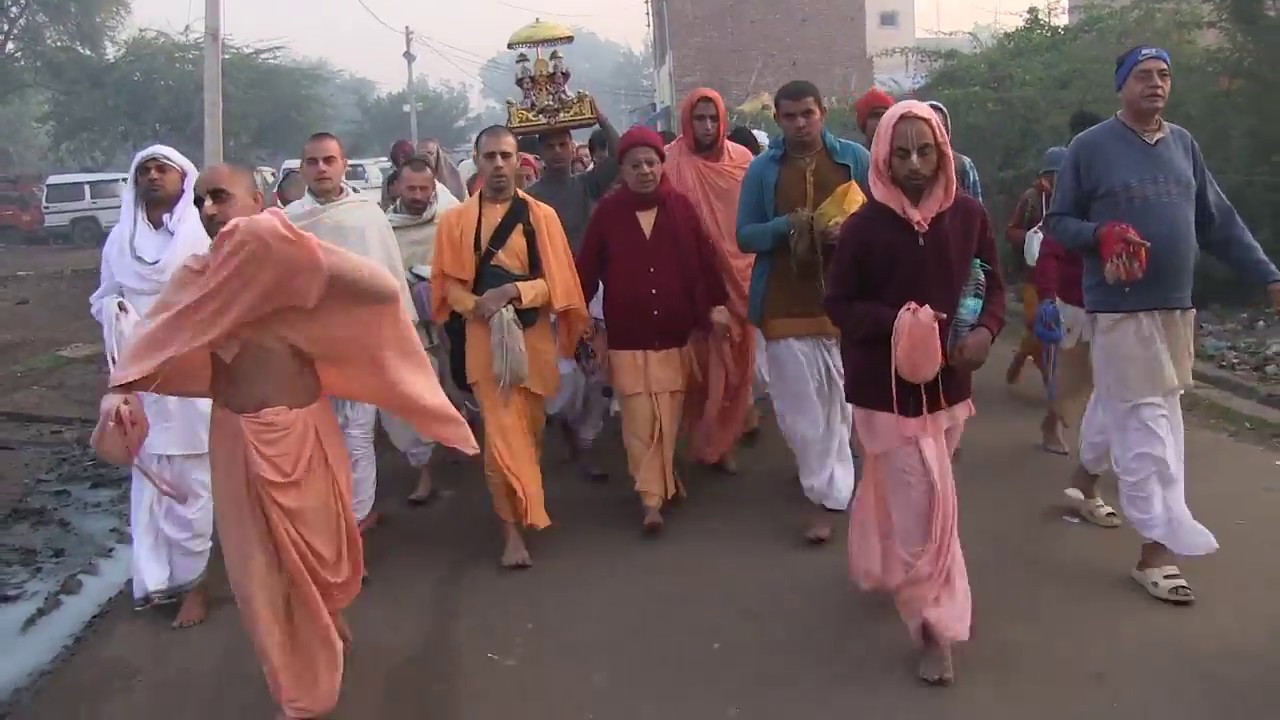 Gopal Krishna Goswami 2011 Nov 08 - Govardhana Parikrama @ Vrindavan