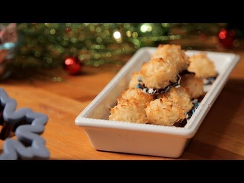How to Make Chocolate Coconut Macaroons | Christmas Cookies