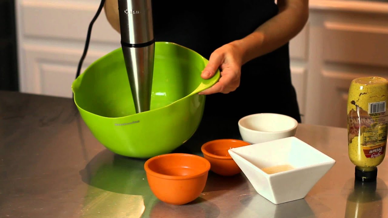 How to Make Hollandaise Sauce From Scratch : DIY Recipes 