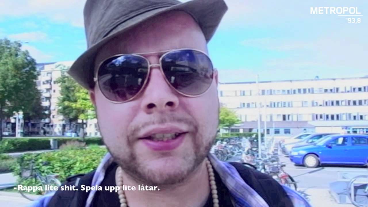 Avsnitt 1: Mächy rappar utanför Radiohuset - Kärleksattackens webbteve