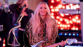 Carrie Underwood sparks pregnancy rumors after fans spot subtle signs during New Year's Eve performa