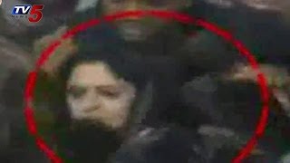 Actress Nagma Slaps Young Boy for Pressing Her Private Parts | TV5 News