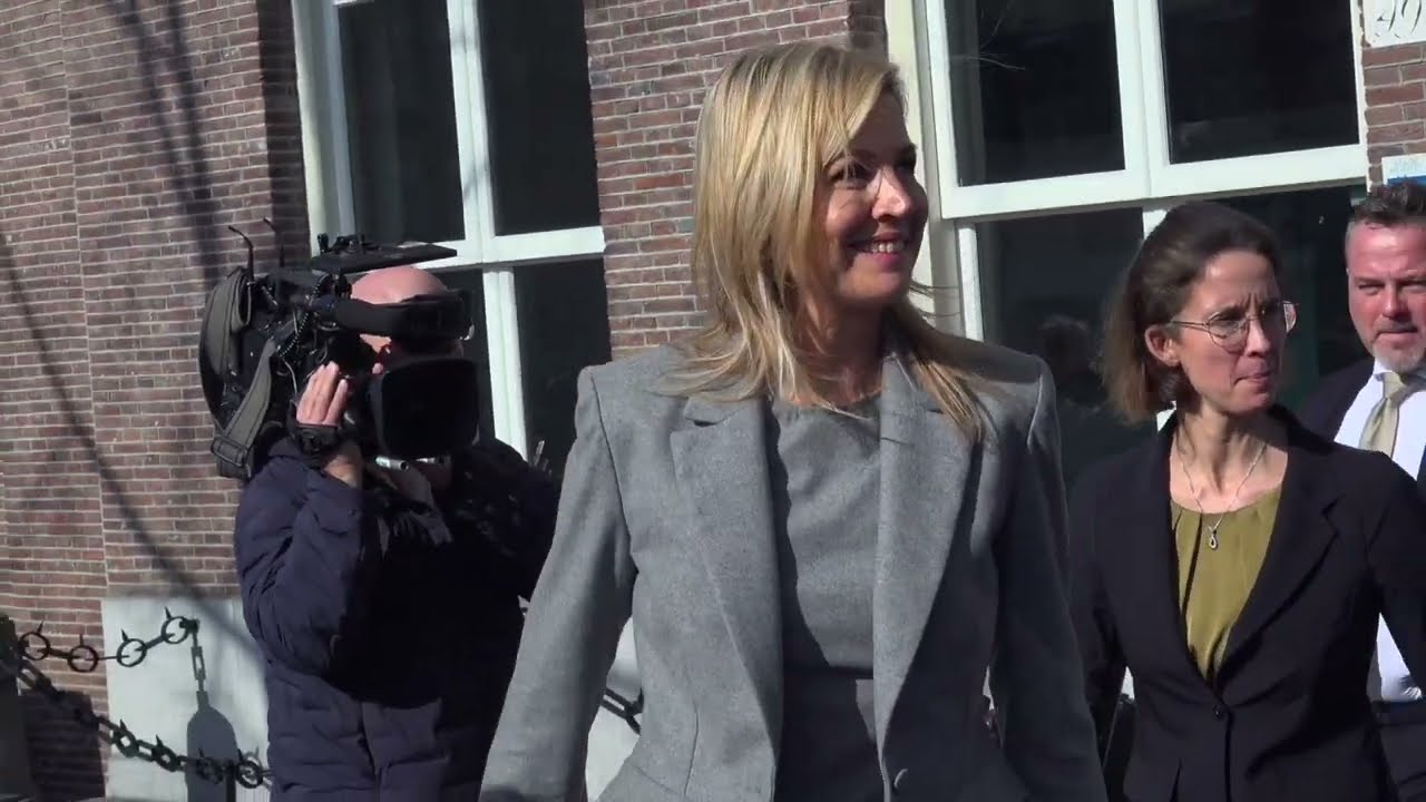 Koningin Máxima op bezoek bij Takecarebnb in Amsterdam