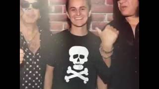 gene simmons skull shirt