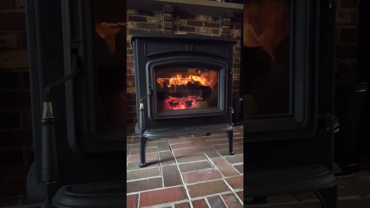 Jotul F 55 Carrabassett - YouTube