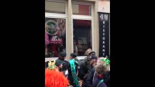 Köln Altstadt Schlägerei bei Karnaval Köln Altstadt Schlägerei bei Karnaval