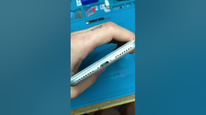 Iphone non carica più ? Pulite il connettore di ricarica! #Shorts