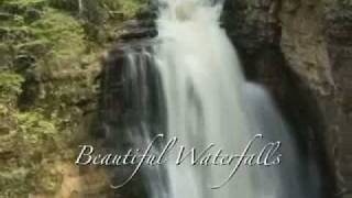 Munising Michigan Travel Guide - Upper Peninsula MI
