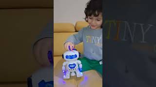Sesli Işıklı Pervaneli Dans Eden Robot Açtıkeğlenceli Çocuk Videosu