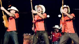 los coronas calle tesoro.wmv