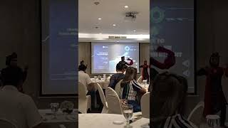 Acara  asuransi awal pembukaan  ada tarian  di jw marriot