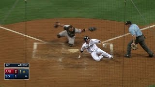 ARI@SD: Padres tie game on Castillo's throwing error