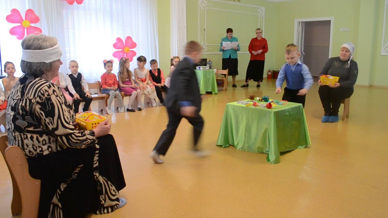 Игра с бабушками "Вылечи бабушку", утренник 8 Марта, старшая группа ...