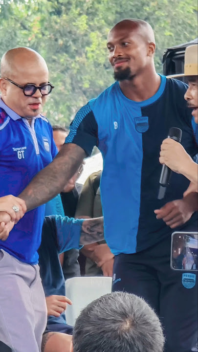 Joget Gervane Kastaneer Pemain Persib Enak Gini!!! #persib #persibbandung #shorts #short #fyp #fypp
