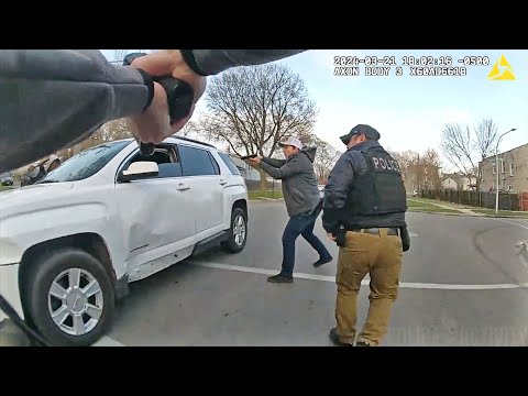 Bodycam Shows Intense Shootout Between Chicago Police and a Man During a Traffic Stop