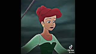 Ariel se combierte en sirena otra bes para ir em busca a su hija