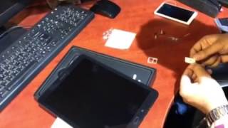 Samsung Galaxy Tab S3 SM-T825 : How to insert the SIM card