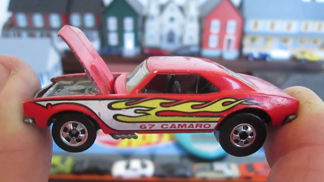 Hot Wheels Vintage 1982 - 67 Camaro Rouge Flammes - 1/64 - Loose
