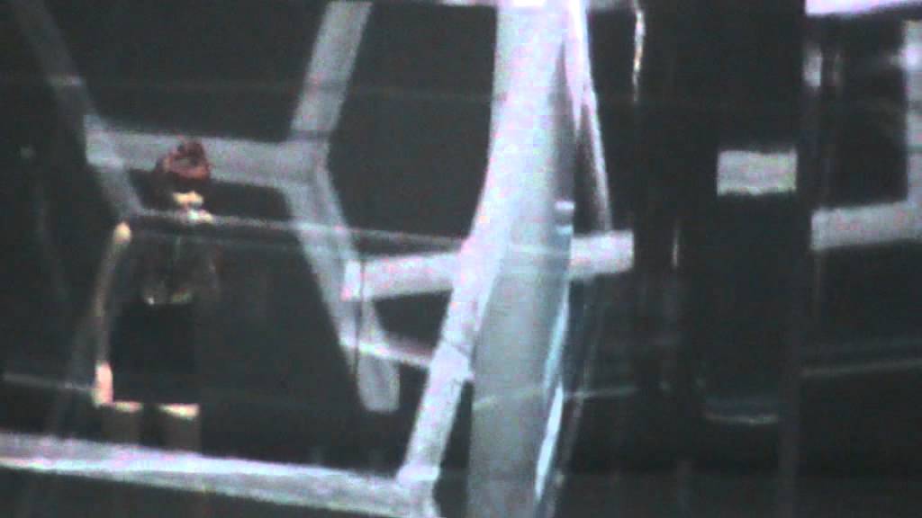 [FANCAM/291111] Lonely - 2NE1 @ MAMA 2011