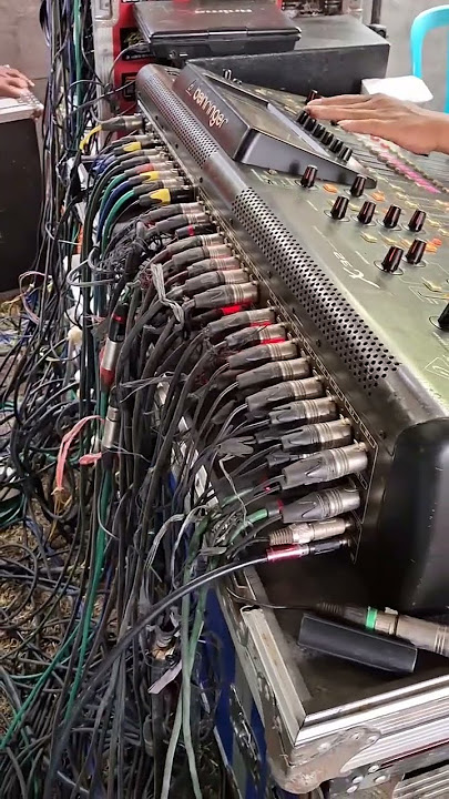 When the Behringer X32 mixer campursari event was full