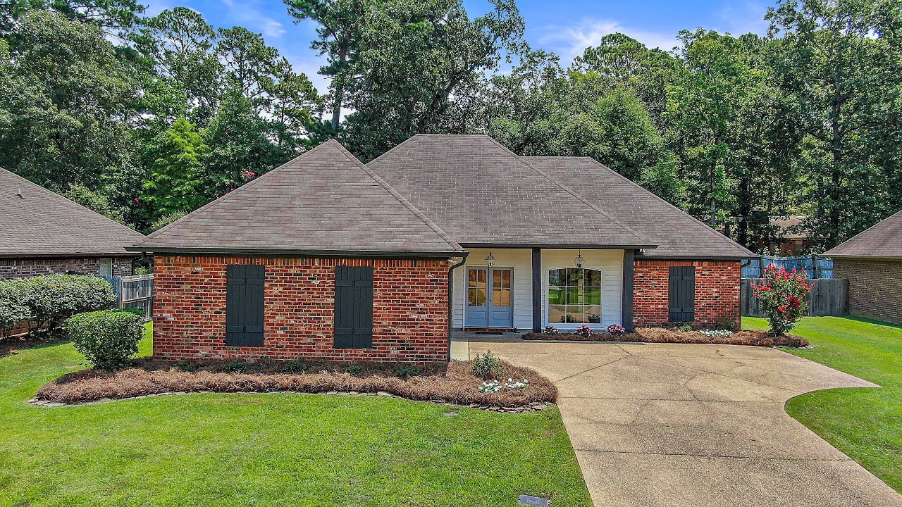 426 Pinebrook Circle House for Sale in Brandon, Mississippi