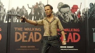 The walking dead Rick Grimes 7 inch action figure review  (HD)