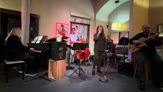 Twisted by Annie Ross and Wardell Gray featuring Jan Rainey