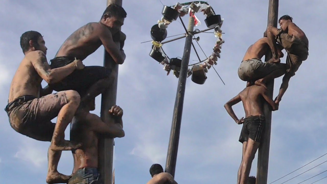 SERU ! PANJAT PINANG 17AN DI SINGKAWANG INDONESIA 🇲🇨