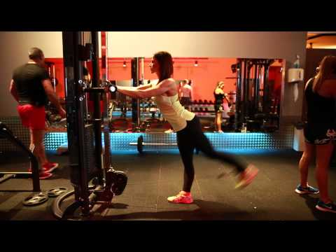 STRAIGHT LEG CABLE KICKBACKS