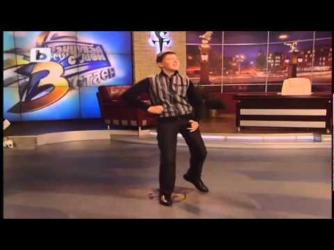 Този пич разби Слави с кючека си