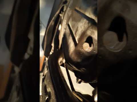 2006 Toyota Sienna Passenger Side CV Axle Removal - YouTube