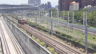 7801次貨列左營北通過