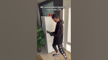 Mi compañero backend tratando de centrar un div 😅 #memes #shorts