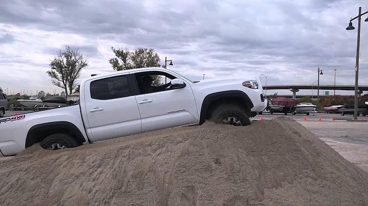2016 Toyota Tacoma TRD Off-Road "Crawl Control" Demonstration