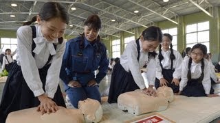 小学生が救命訓練　神戸