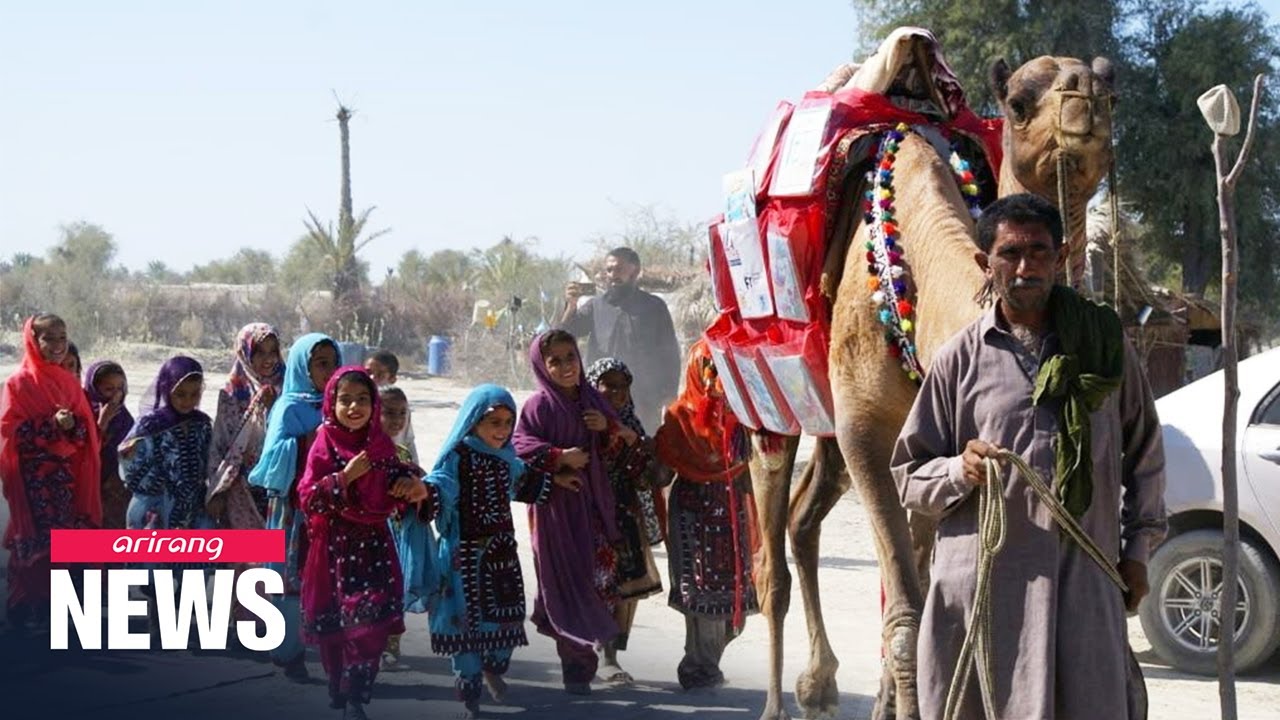 Camel library carries books to children in Pakistani villages