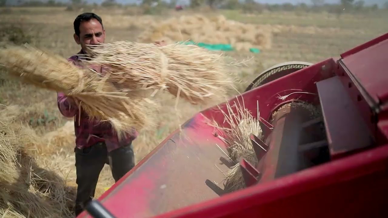 P990 Thresher | Mahindra Tractors