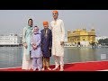 Justin Trudeau visits India’s Golden Temple, helps make roti