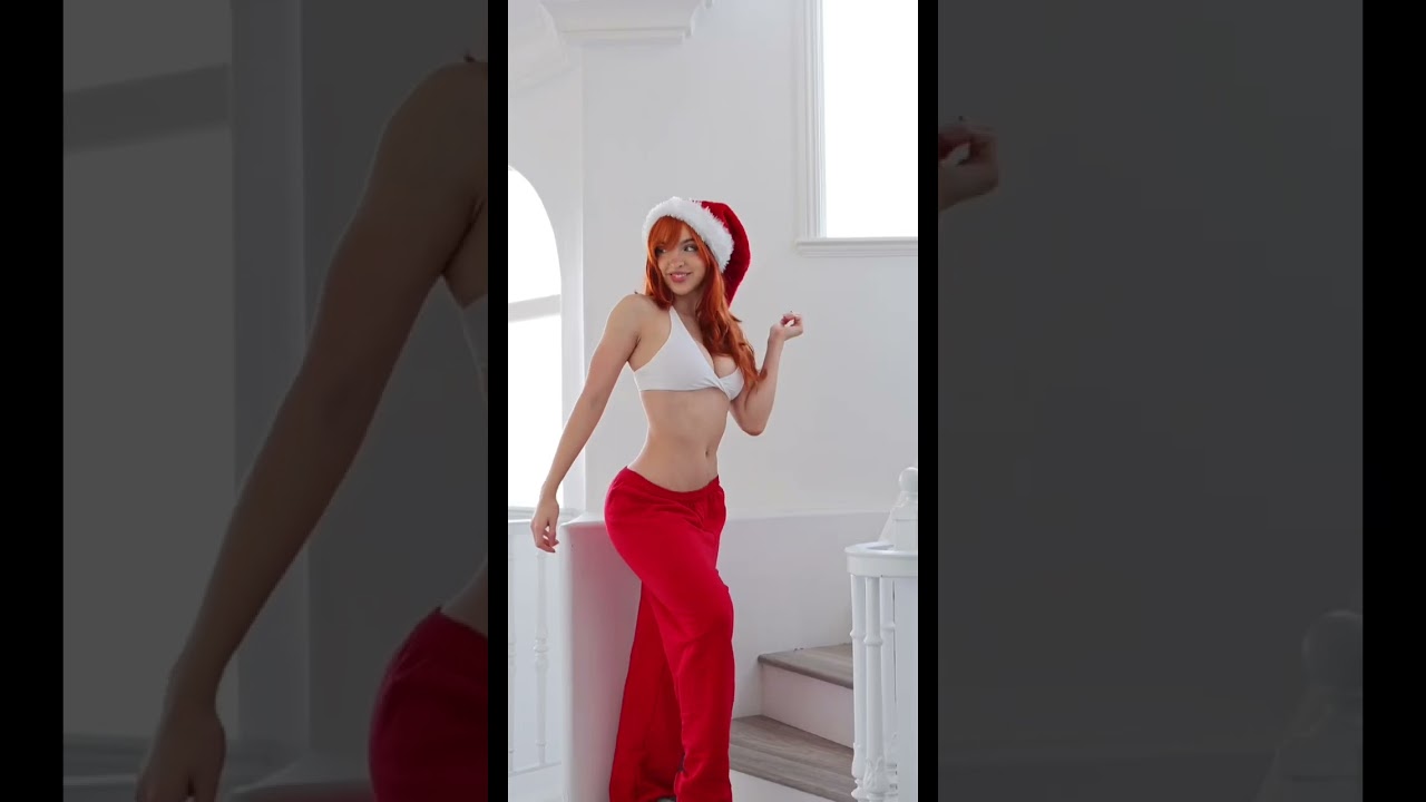 Merry Flexmas 💪🎅 #gymgirl #redhead