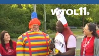 Retiring Massachusetts principal brings joy by dressing up every Friday for school drop-off