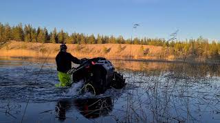 Can-Am Outlander XXC 1000R: water wheelie