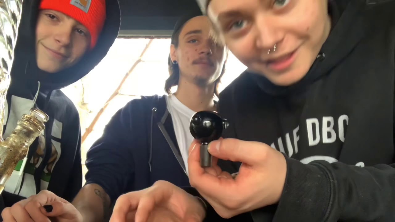 Smoke Sesh With the Homies!! Blunts and bowls!!